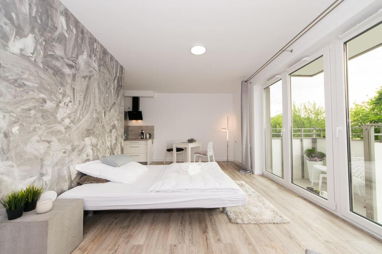 Cosy Studio With Private Garage P4You Pl Appartamento Cracovia Esterno foto