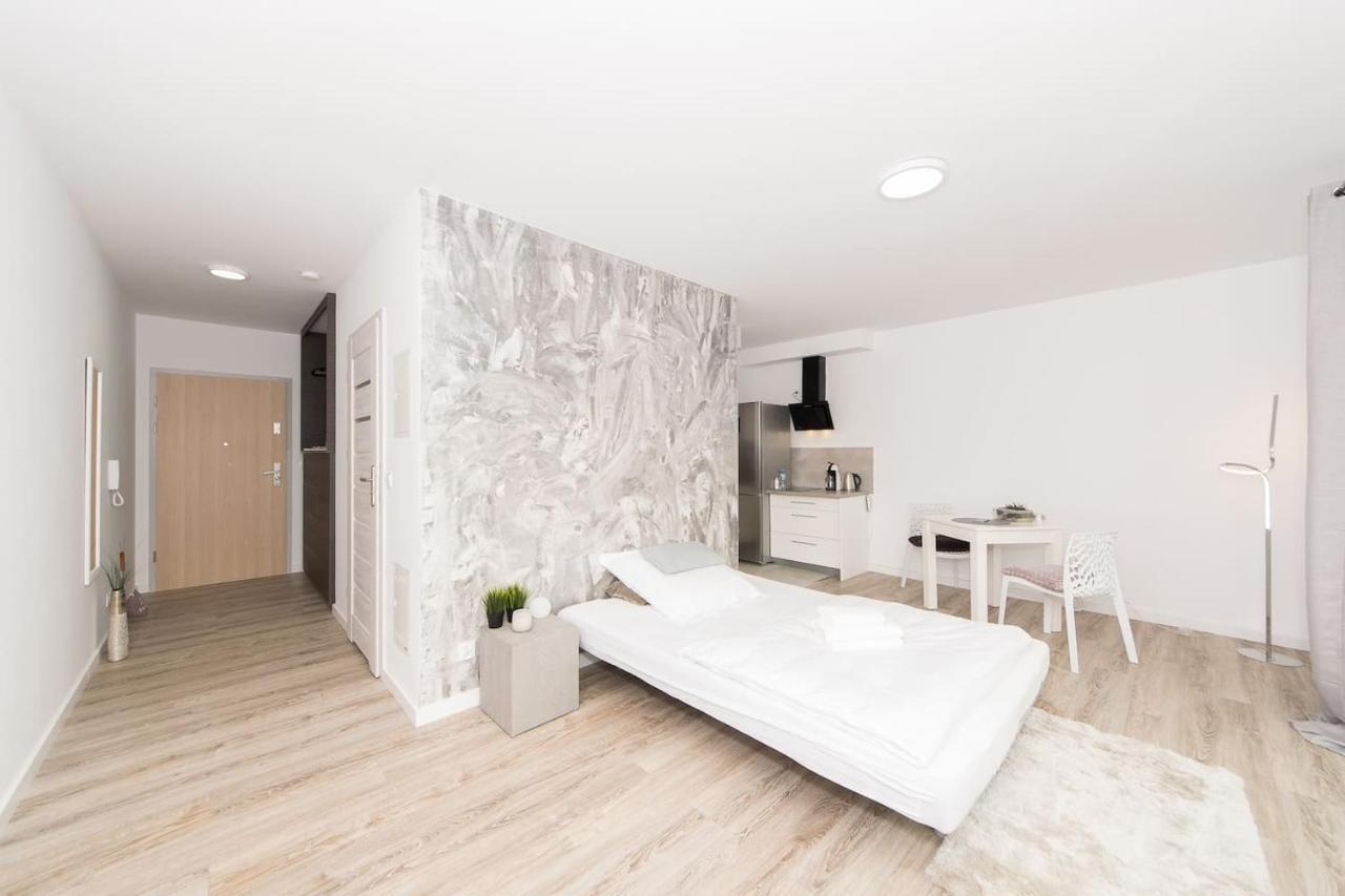 Cosy Studio With Private Garage P4You Pl Appartamento Cracovia Esterno foto